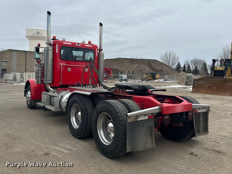 image for item FK1657 2003 Peterbilt 379 semi truck