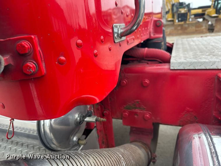 image for item FK1657 2003 Peterbilt 379 semi truck