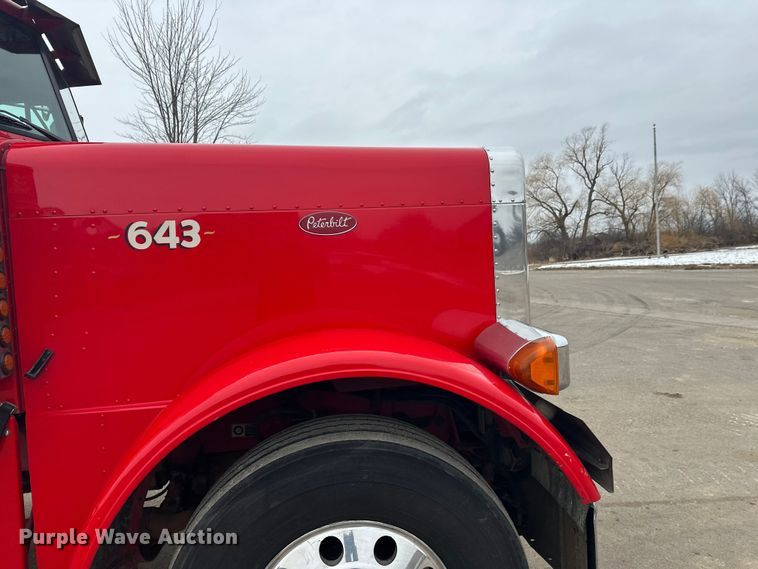 image for item FK1657 2003 Peterbilt 379 semi truck