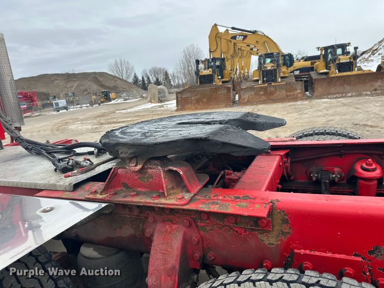 image for item FK1657 2003 Peterbilt 379 semi truck