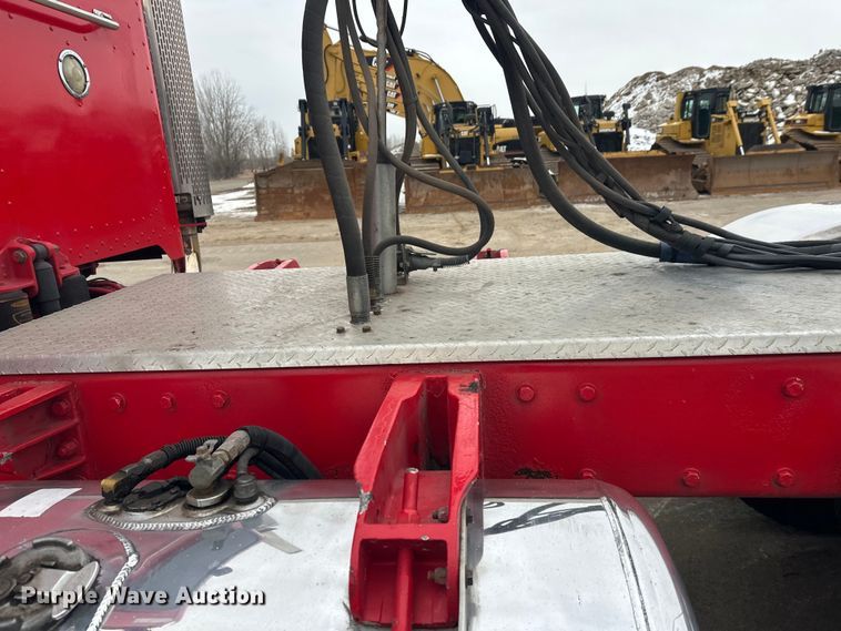 image for item FK1657 2003 Peterbilt 379 semi truck