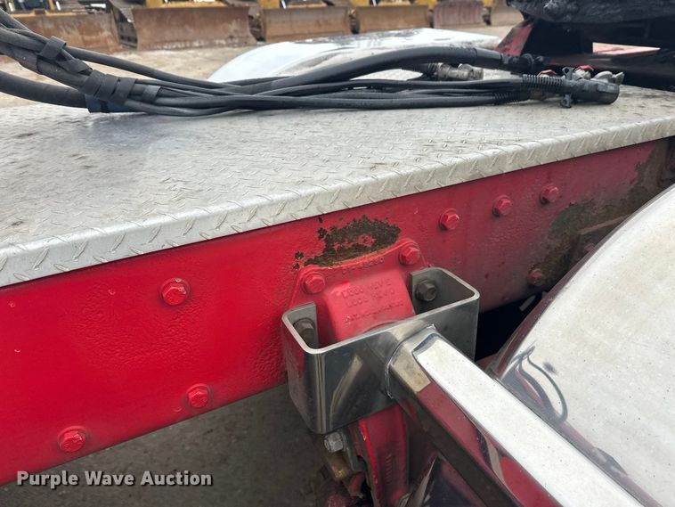 image for item FK1657 2003 Peterbilt 379 semi truck