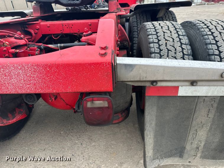 image for item FK1657 2003 Peterbilt 379 semi truck