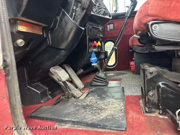 image for item FK1657 2003 Peterbilt 379 semi truck