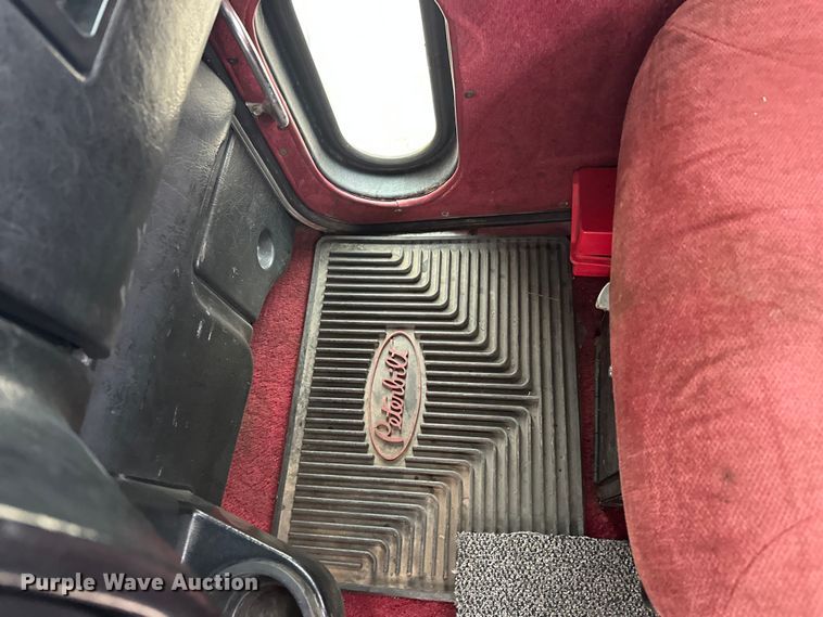 image for item FK1657 2003 Peterbilt 379 semi truck