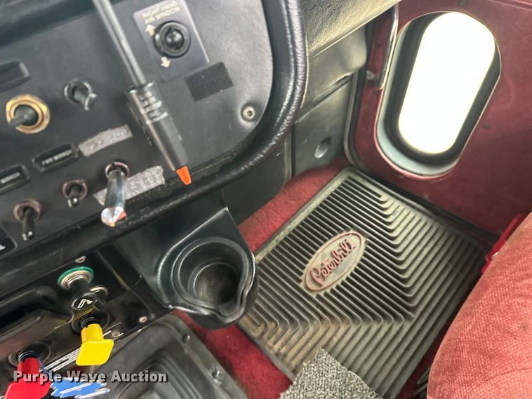 image for item FK1657 2003 Peterbilt 379 semi truck