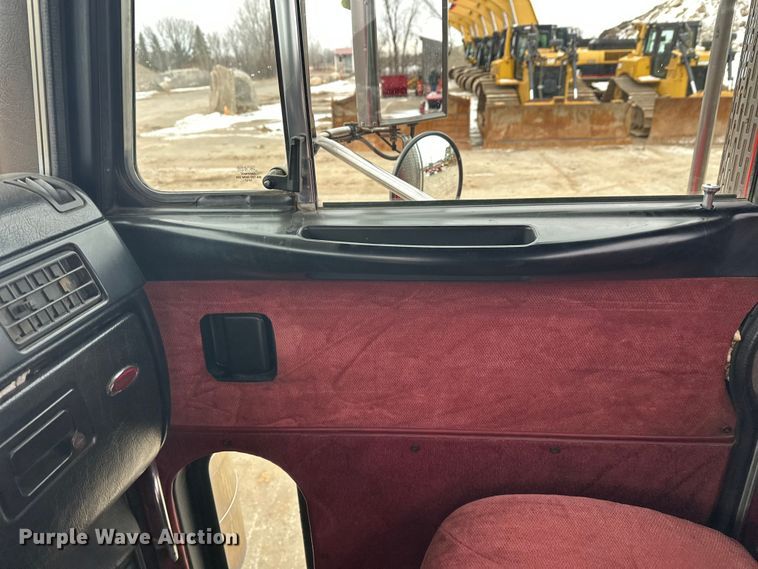 image for item FK1657 2003 Peterbilt 379 semi truck