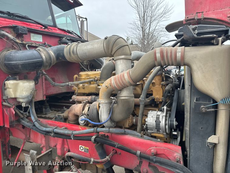 image for item FK1657 2003 Peterbilt 379 semi truck