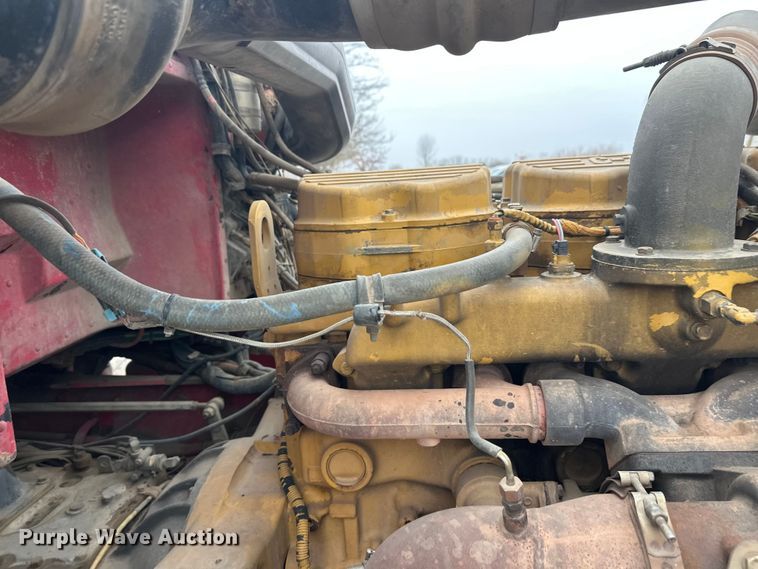 image for item FK1657 2003 Peterbilt 379 semi truck