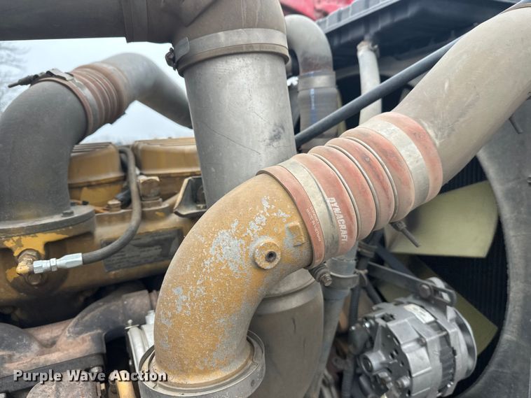 image for item FK1657 2003 Peterbilt 379 semi truck