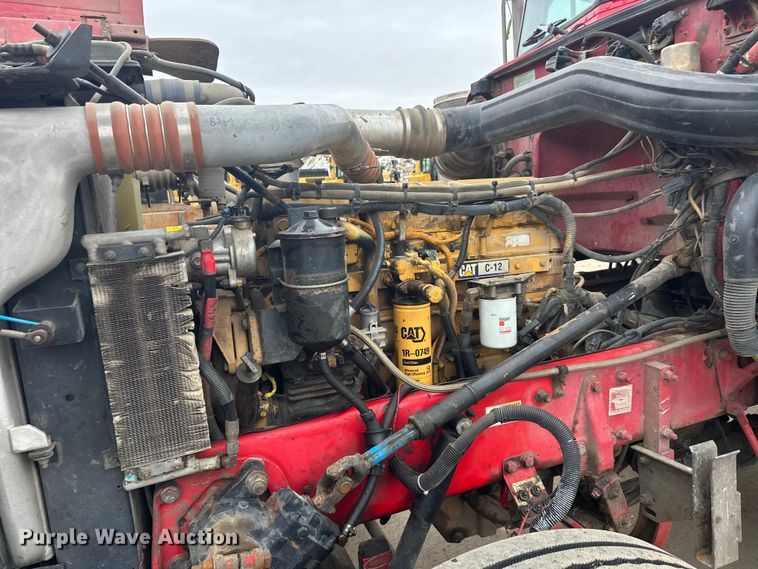 image for item FK1657 2003 Peterbilt 379 semi truck