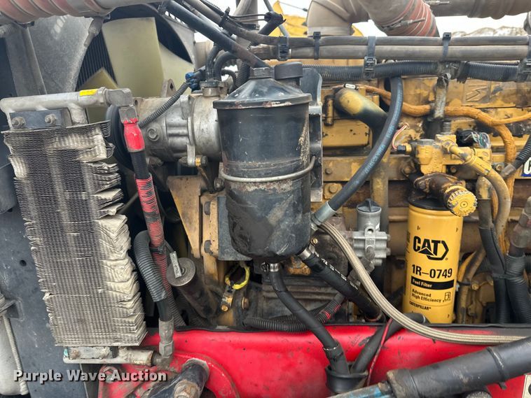 image for item FK1657 2003 Peterbilt 379 semi truck