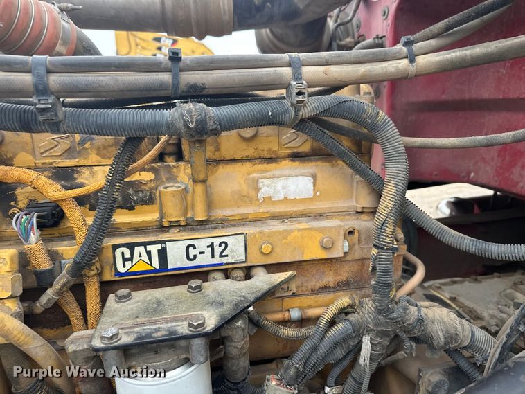 image for item FK1657 2003 Peterbilt 379 semi truck