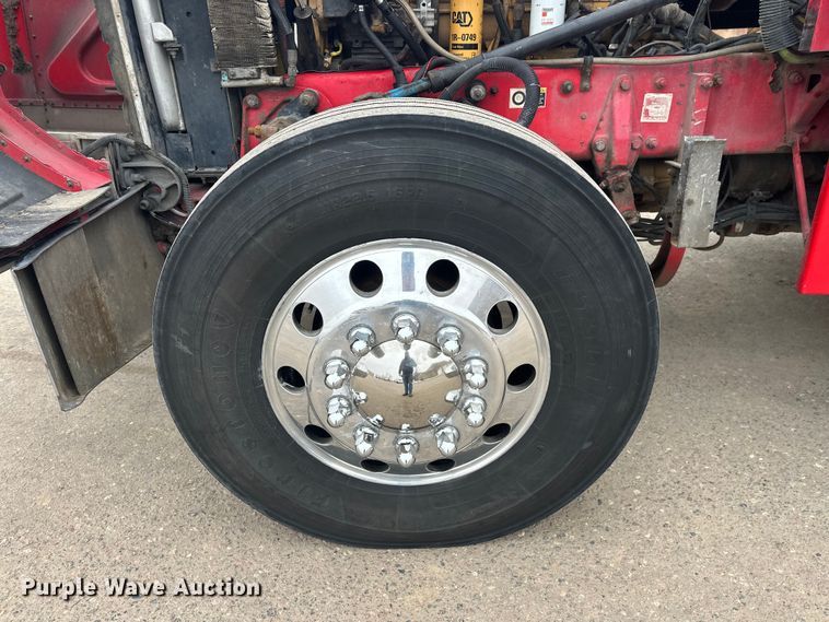 image for item FK1657 2003 Peterbilt 379 semi truck