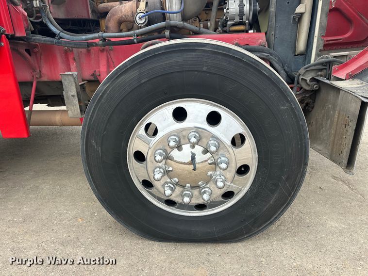 image for item FK1657 2003 Peterbilt 379 semi truck