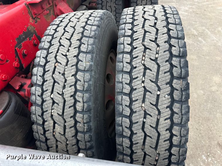 image for item FK1657 2003 Peterbilt 379 semi truck