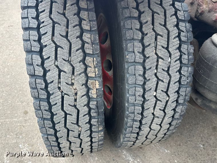 image for item FK1657 2003 Peterbilt 379 semi truck