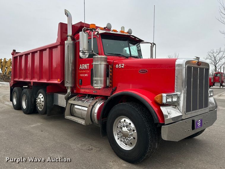 image for item FK1658 2006 Peterbilt 379 dump truck