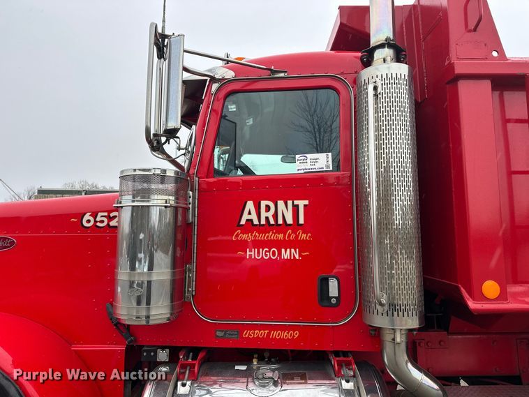 image for item FK1658 2006 Peterbilt 379 dump truck