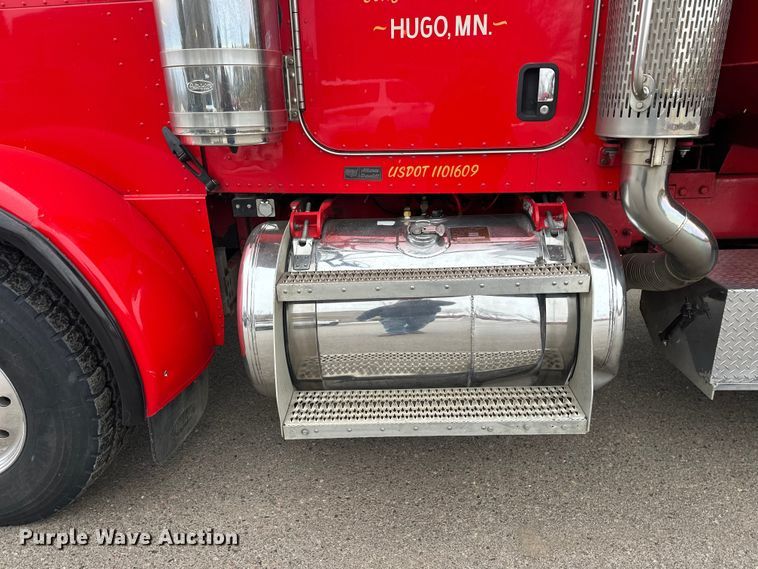 image for item FK1658 2006 Peterbilt 379 dump truck