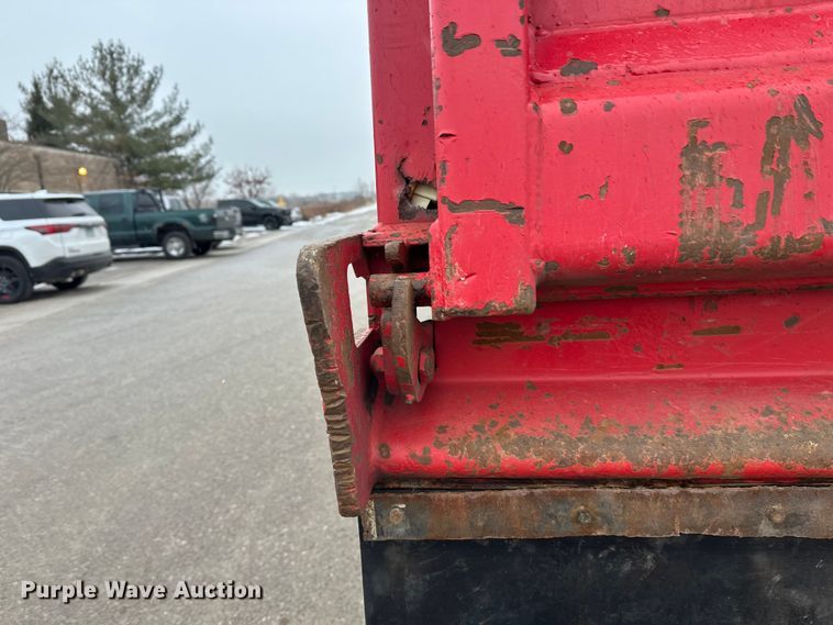 image for item FK1658 2006 Peterbilt 379 dump truck