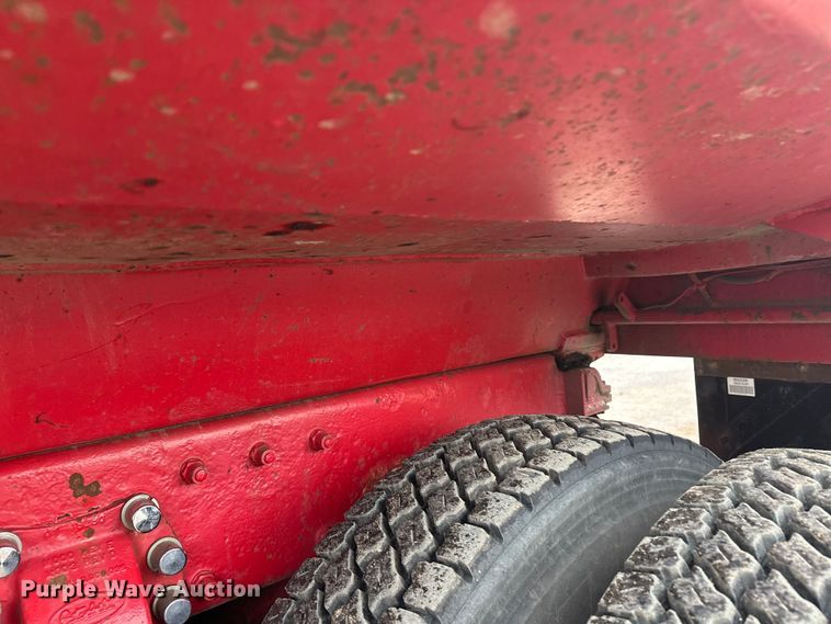 image for item FK1658 2006 Peterbilt 379 dump truck