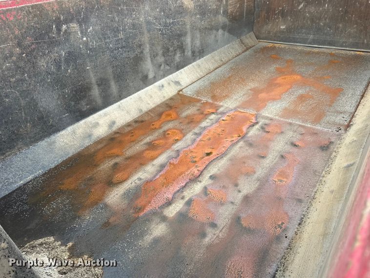 image for item FK1658 2006 Peterbilt 379 dump truck