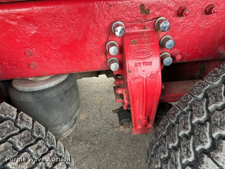 image for item FK1658 2006 Peterbilt 379 dump truck