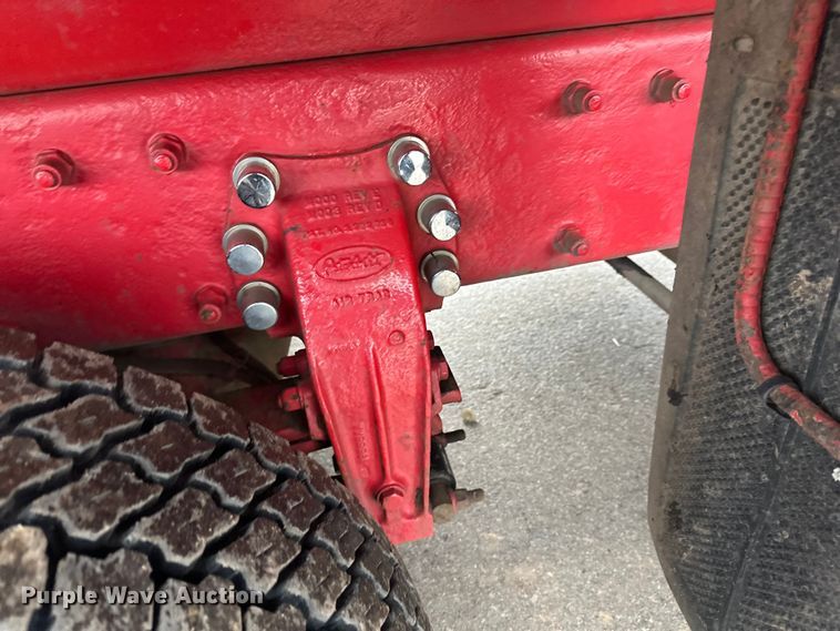 image for item FK1658 2006 Peterbilt 379 dump truck