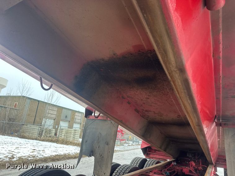 image for item FK1658 2006 Peterbilt 379 dump truck