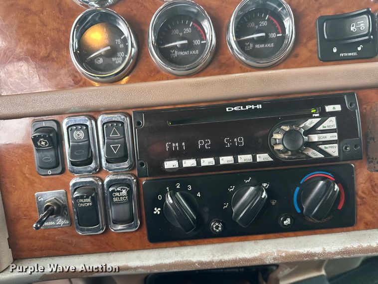 image for item FK1658 2006 Peterbilt 379 dump truck