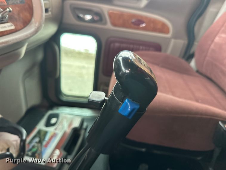 image for item FK1658 2006 Peterbilt 379 dump truck