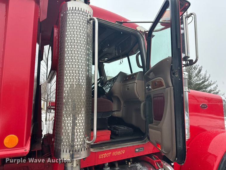 image for item FK1658 2006 Peterbilt 379 dump truck