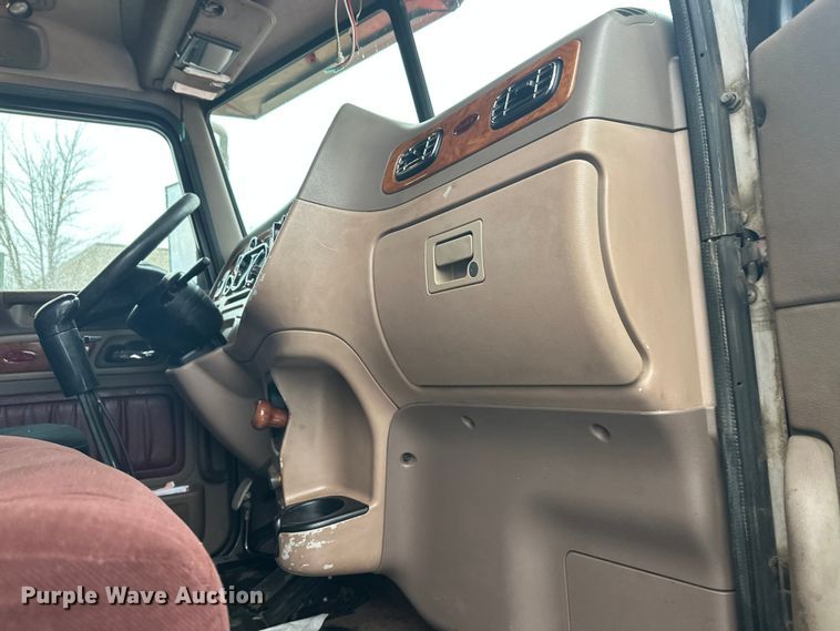 image for item FK1658 2006 Peterbilt 379 dump truck