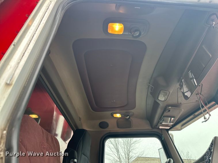 image for item FK1658 2006 Peterbilt 379 dump truck