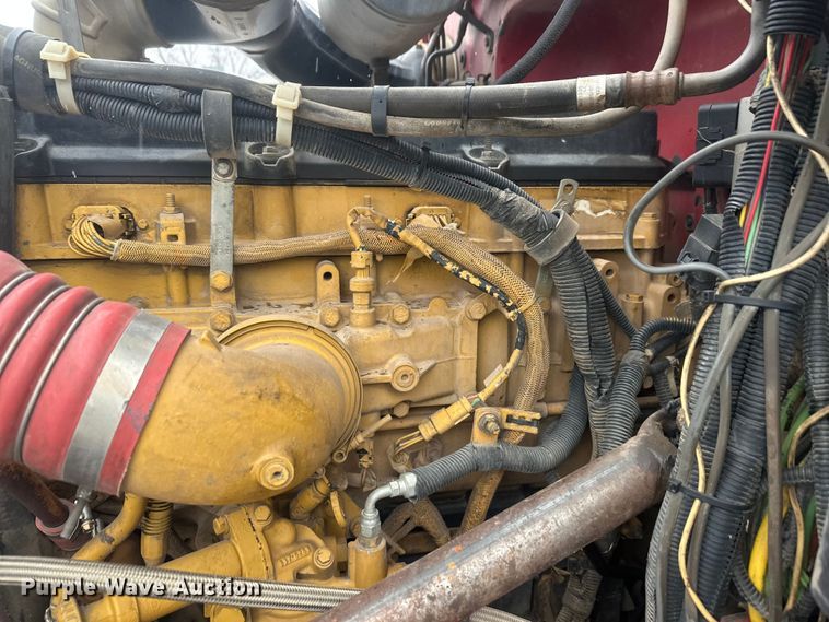 image for item FK1658 2006 Peterbilt 379 dump truck