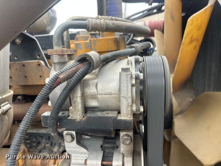 image for item FK1658 2006 Peterbilt 379 dump truck