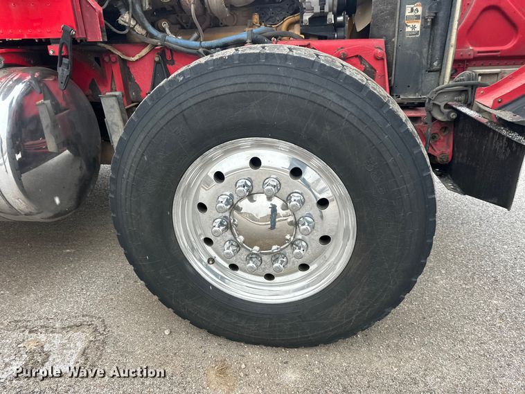 image for item FK1658 2006 Peterbilt 379 dump truck