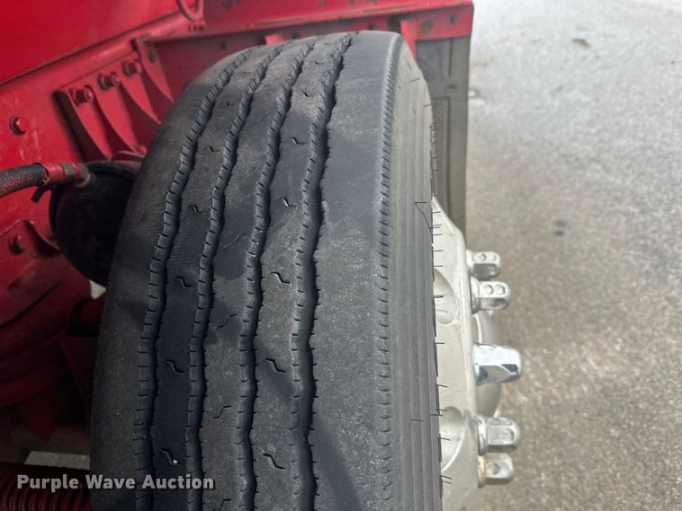 image for item FK1658 2006 Peterbilt 379 dump truck