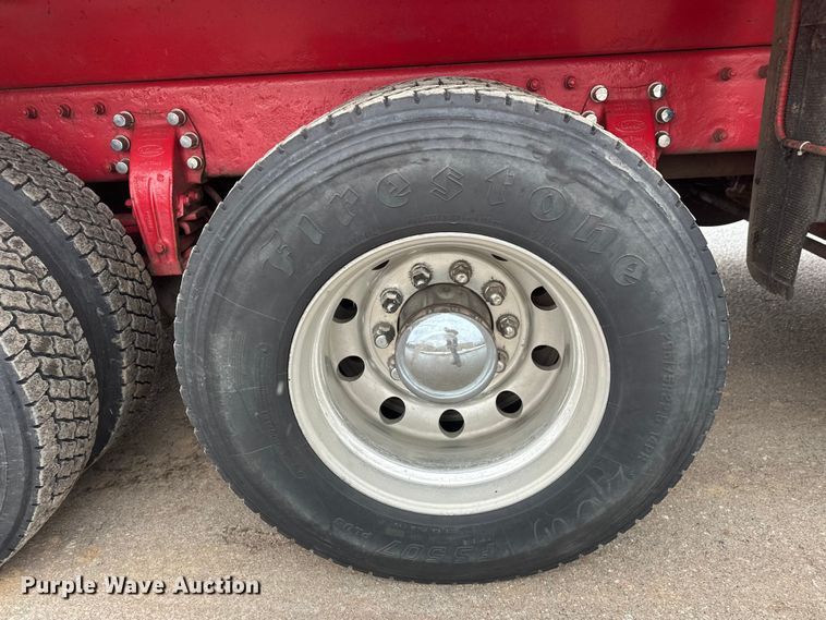 image for item FK1658 2006 Peterbilt 379 dump truck