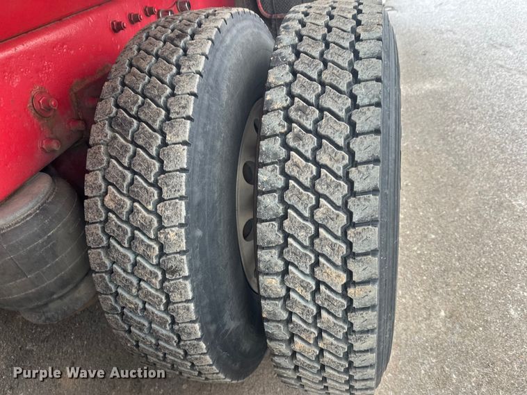 image for item FK1658 2006 Peterbilt 379 dump truck