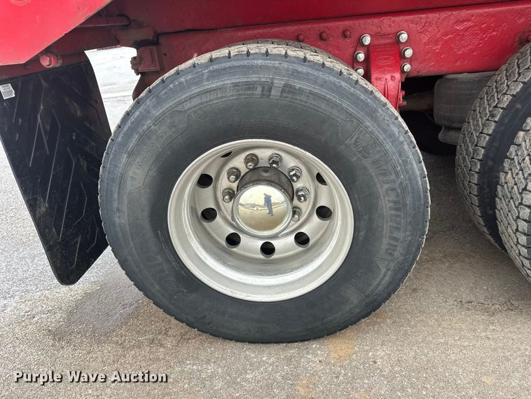 image for item FK1658 2006 Peterbilt 379 dump truck