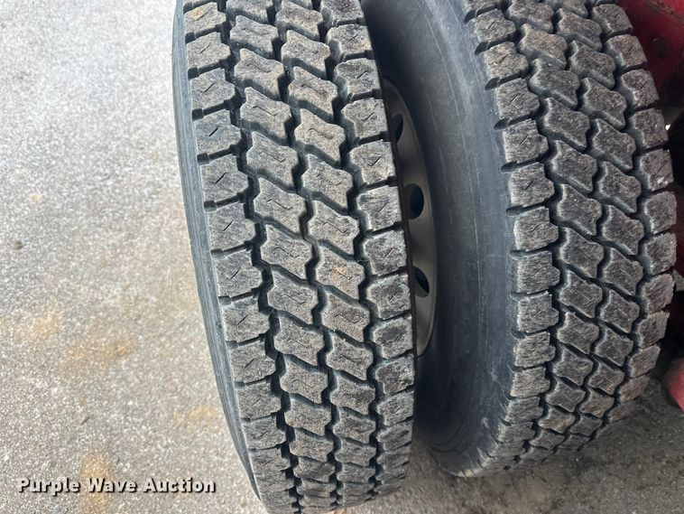 image for item FK1658 2006 Peterbilt 379 dump truck