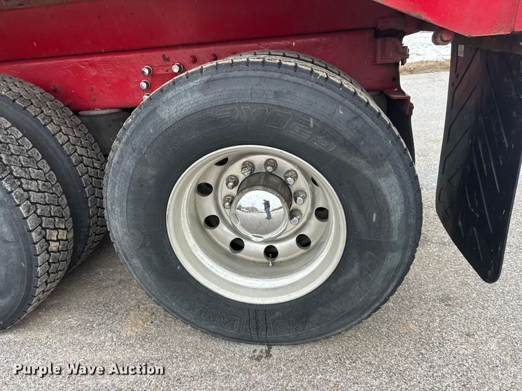 image for item FK1658 2006 Peterbilt 379 dump truck