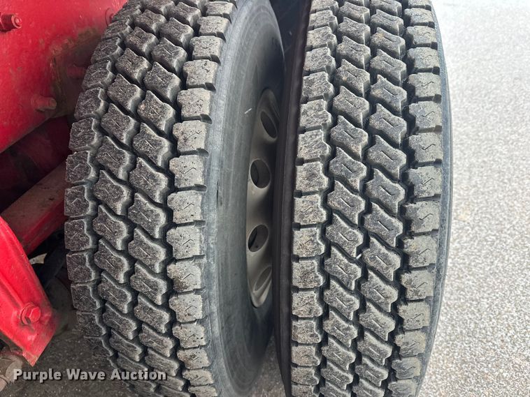 image for item FK1658 2006 Peterbilt 379 dump truck