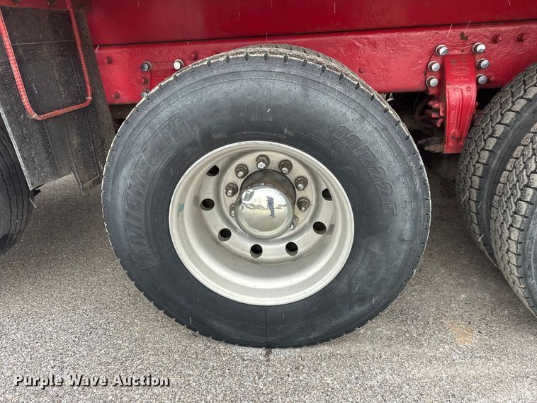 image for item FK1658 2006 Peterbilt 379 dump truck