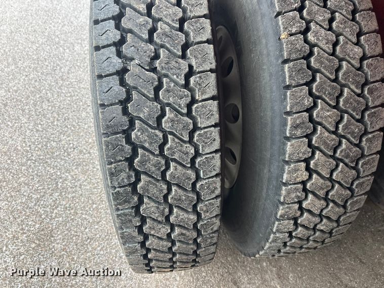 image for item FK1658 2006 Peterbilt 379 dump truck