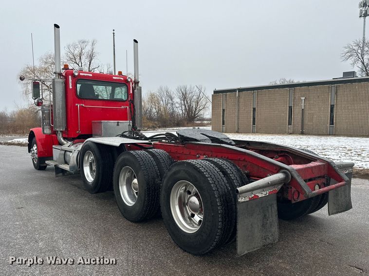 image for item FK1659 2007 Peterbilt 379 semi truck