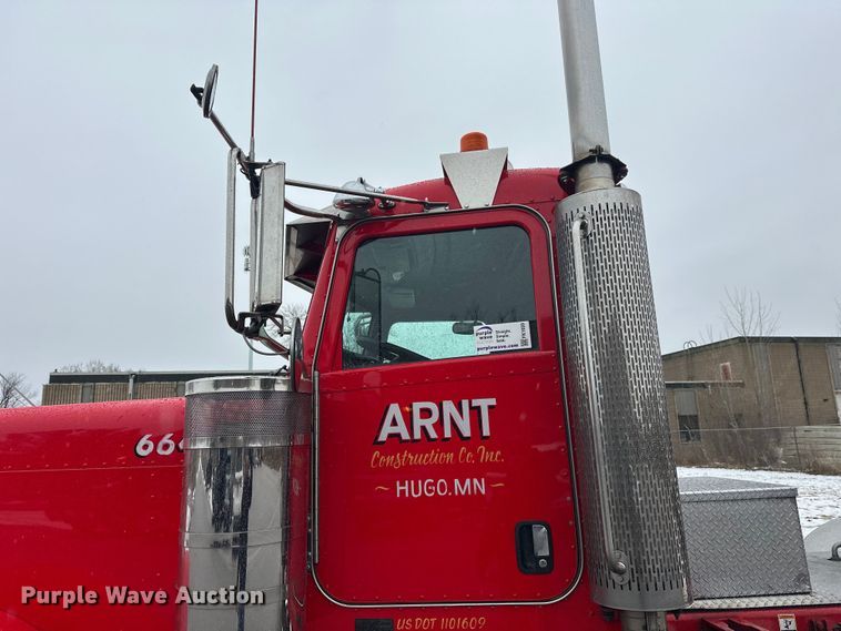 image for item FK1659 2007 Peterbilt 379 semi truck