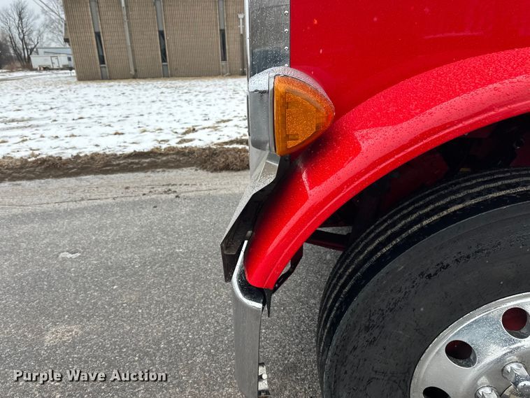 image for item FK1659 2007 Peterbilt 379 semi truck